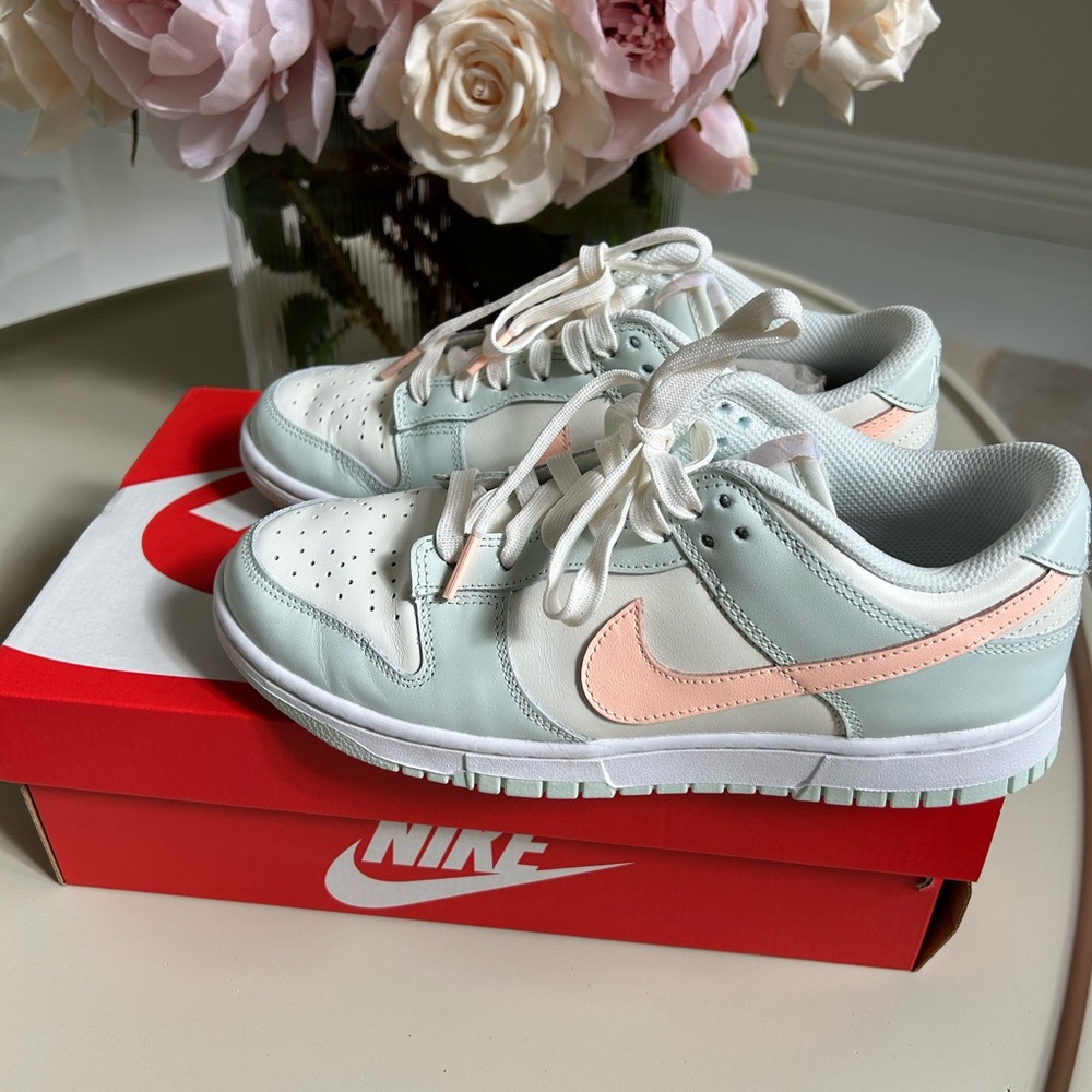 Authentic Women’s Nike Dunk Low sail/crimson Tint -barely green